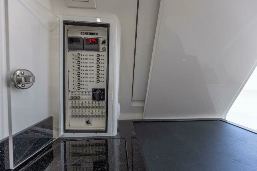 2021 Contender 39 FA