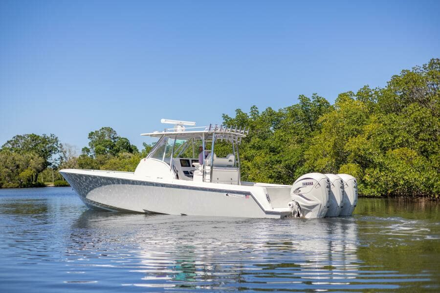 2021 Contender 39 FA