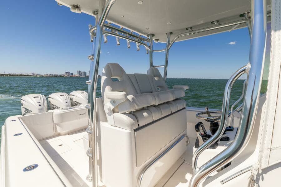 2021 Contender 39 FA