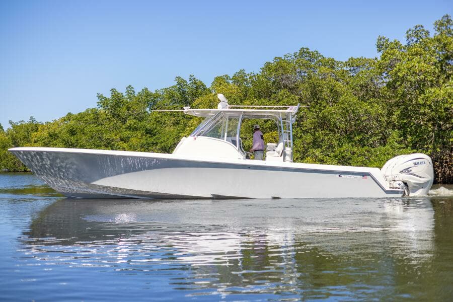 2021 Contender 39 FA