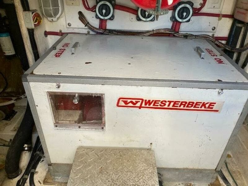 2000 Cabo 35 Express