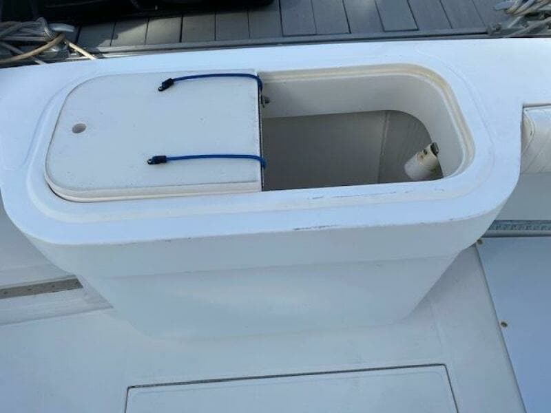 2000 Cabo 35 Express