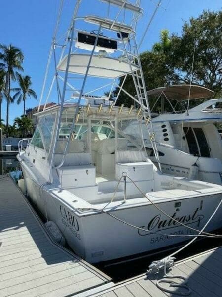 2000 Cabo 35 Express