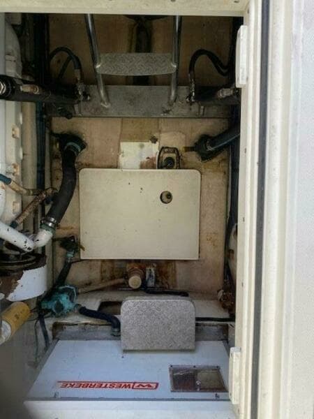 2000 Cabo 35 Express