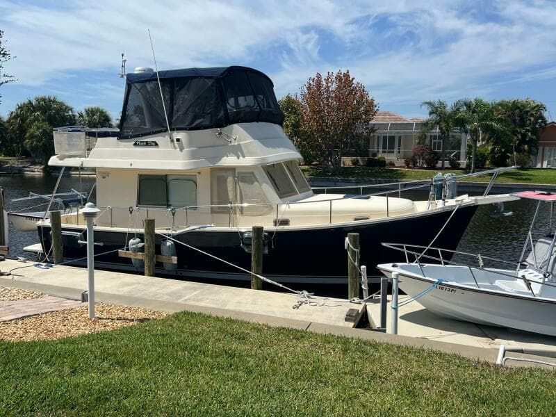 2005 Mainship 34
