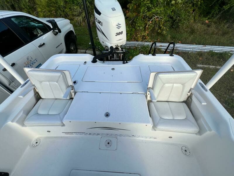 2016 Blue Wave 2400 Pure Bay