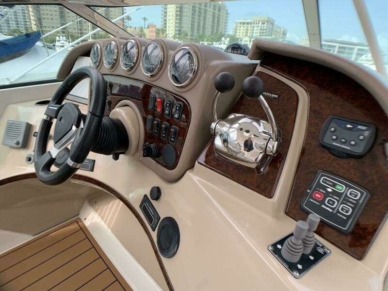 2006 Carver 56 Voyager