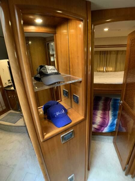 2006 Carver 56 Voyager