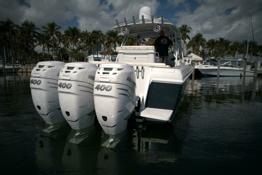 2002 Intrepid 377 Walkaround Cuddy