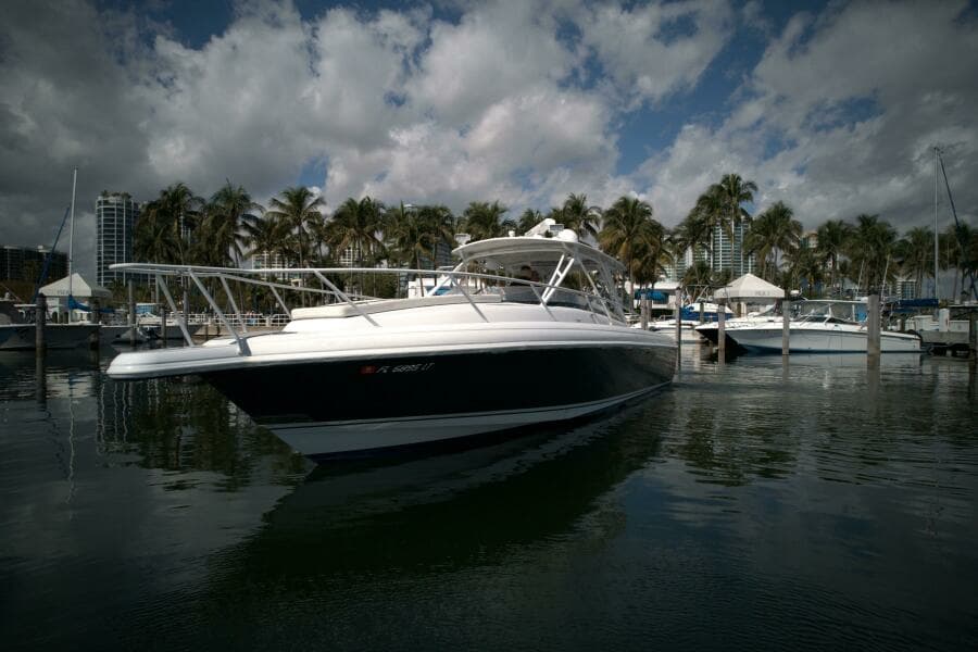 2002 Intrepid 377 Walkaround Cuddy