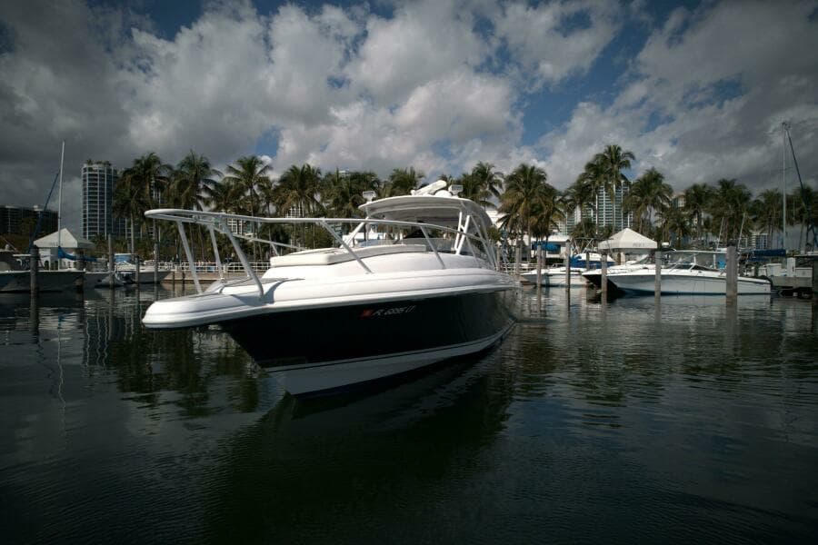 2002 Intrepid 377 Walkaround Cuddy