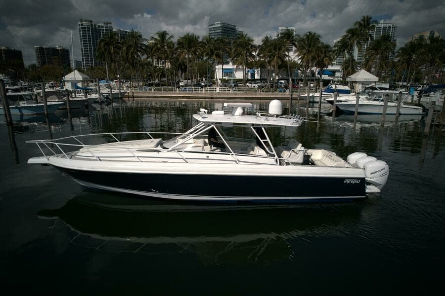 2002 Intrepid 377 Walkaround Cuddy