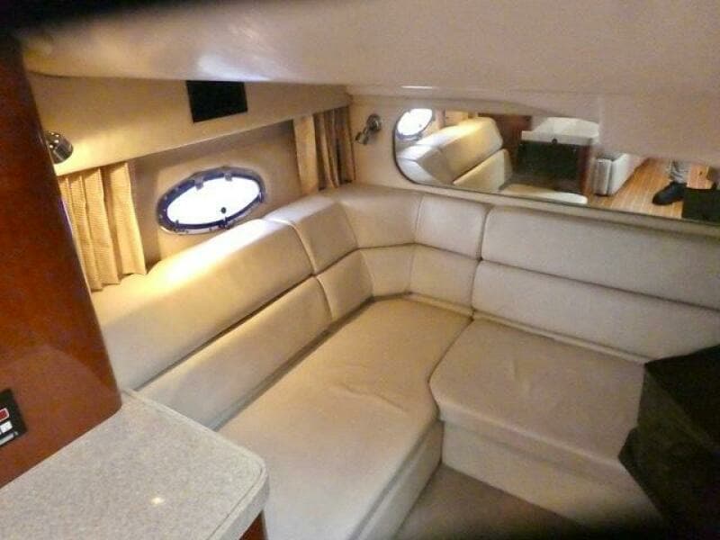 2005 Regal 3560 Commodore