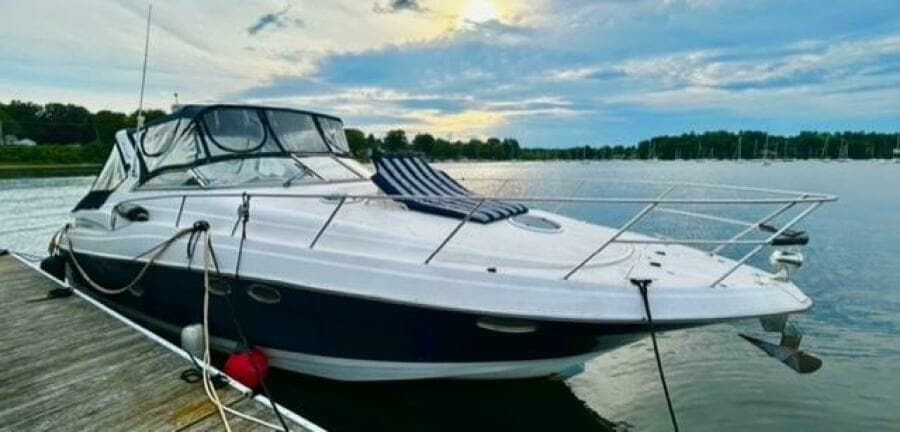 2005 Regal 3560 Commodore