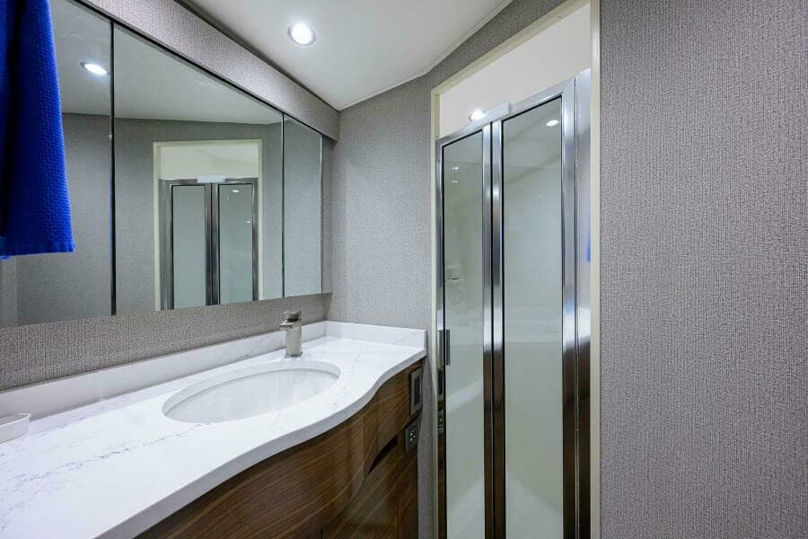 Viking 54 - TROUBLE FREE - Guest Head