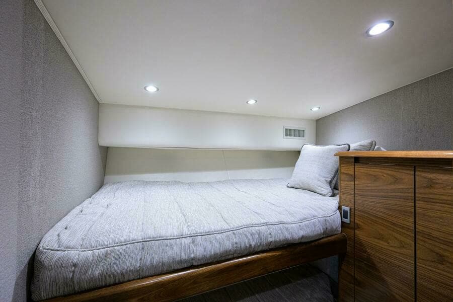 Viking 54 - TROUBLE FREE - Guest Stateroom Bunks