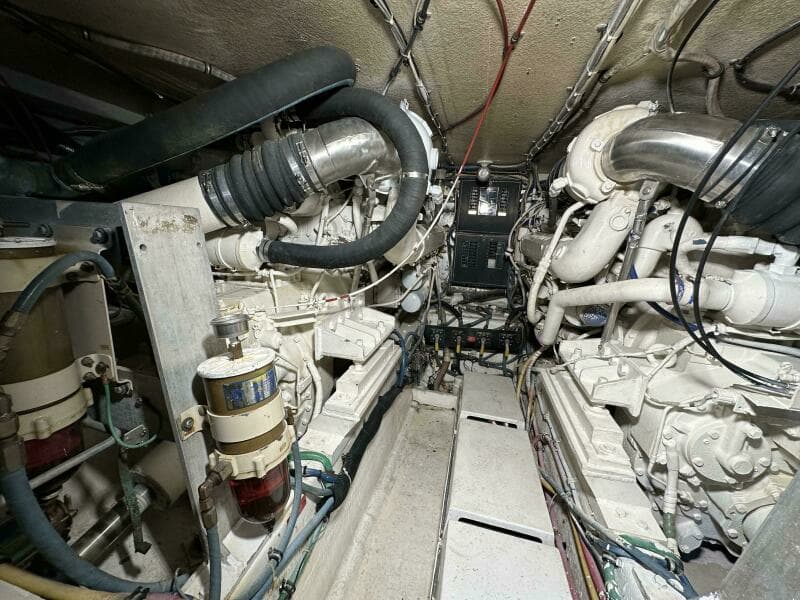 1992 Hatteras 50 Convertible