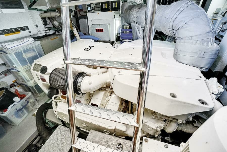 2017 Sunseeker 68 Sport Yacht