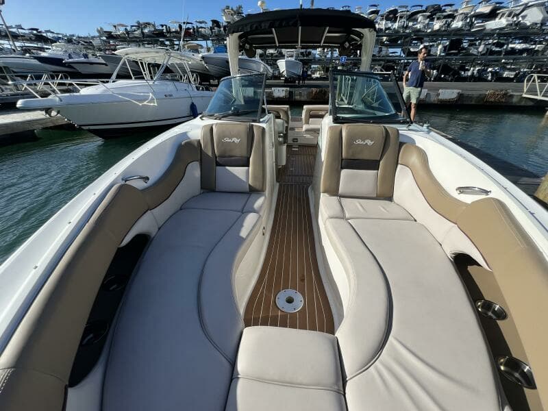 2012 Sea Ray 300 SLX
