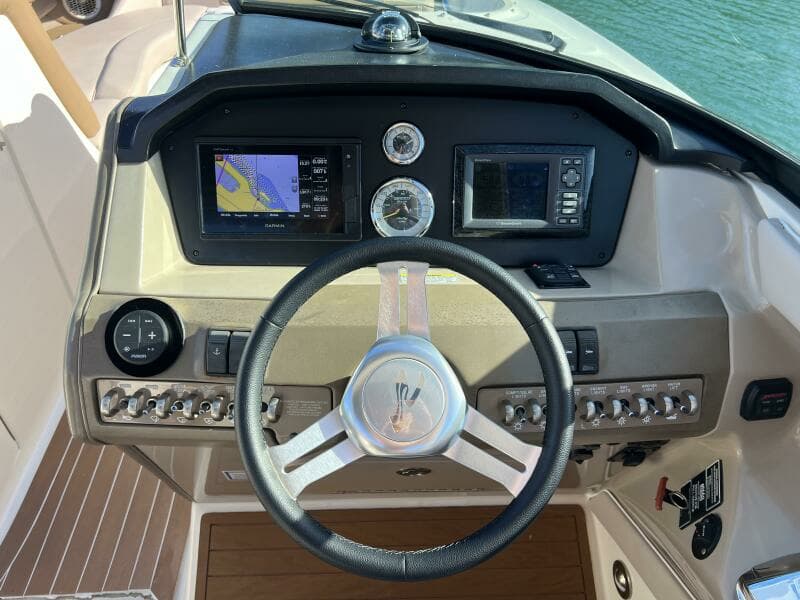 2012 Sea Ray 300 SLX