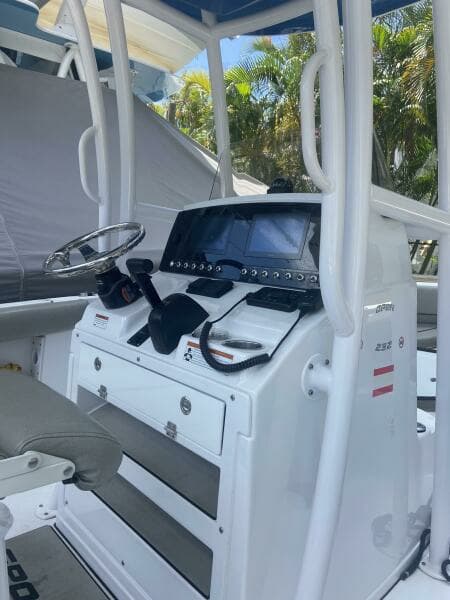 2022 Sportsman Open 232 Center Console