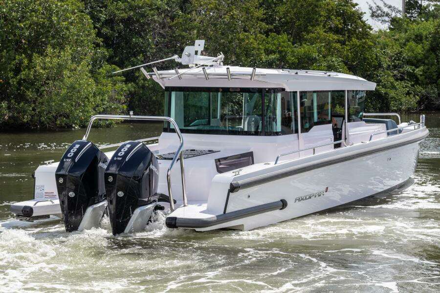 2024 Axopar 37XC CROSS CABIN