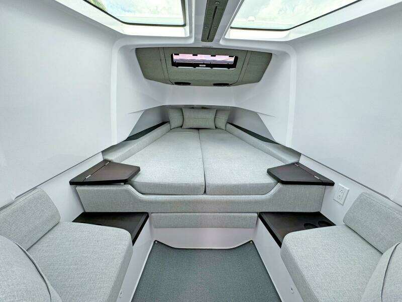 2024 Axopar 37XC CROSS CABIN