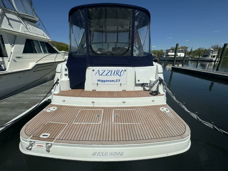 2005 Four Winns 378 Vista