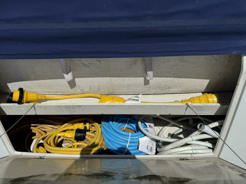 2005 Four Winns 378 Vista