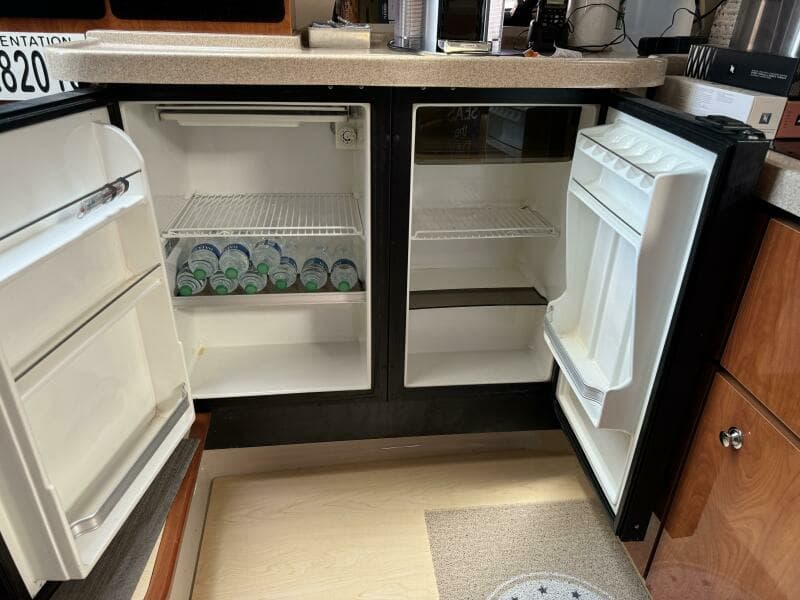 2005 Four Winns 378 Vista