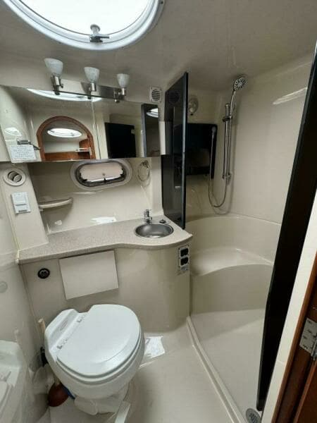 2005 Four Winns 378 Vista