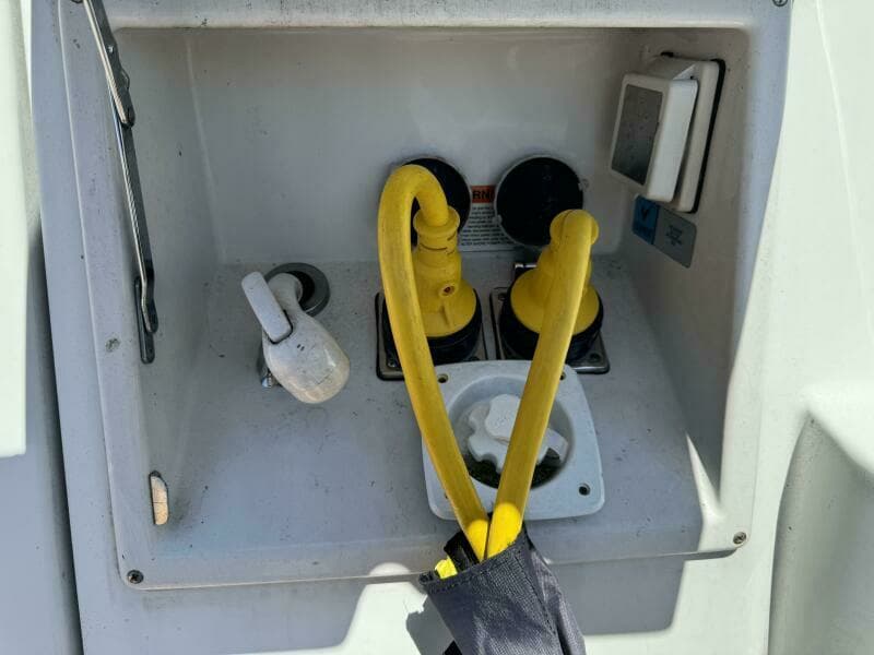 2005 Four Winns 378 Vista