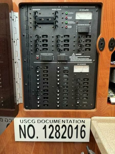 2005 Four Winns 378 Vista