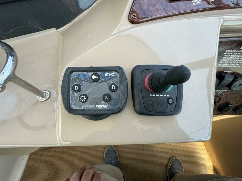 2005 Four Winns 378 Vista