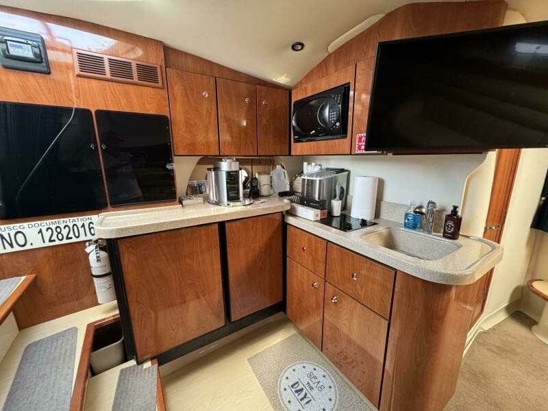 2005 Four Winns 378 Vista