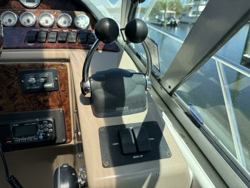 2005 Four Winns 378 Vista