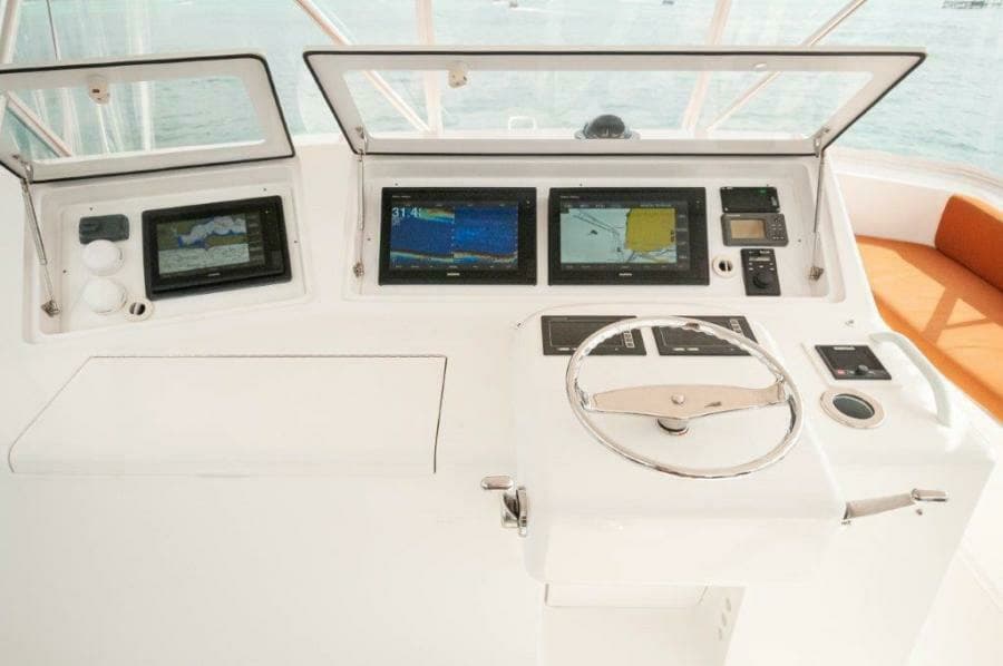 2006 45 Viking Convertible Helm (1)