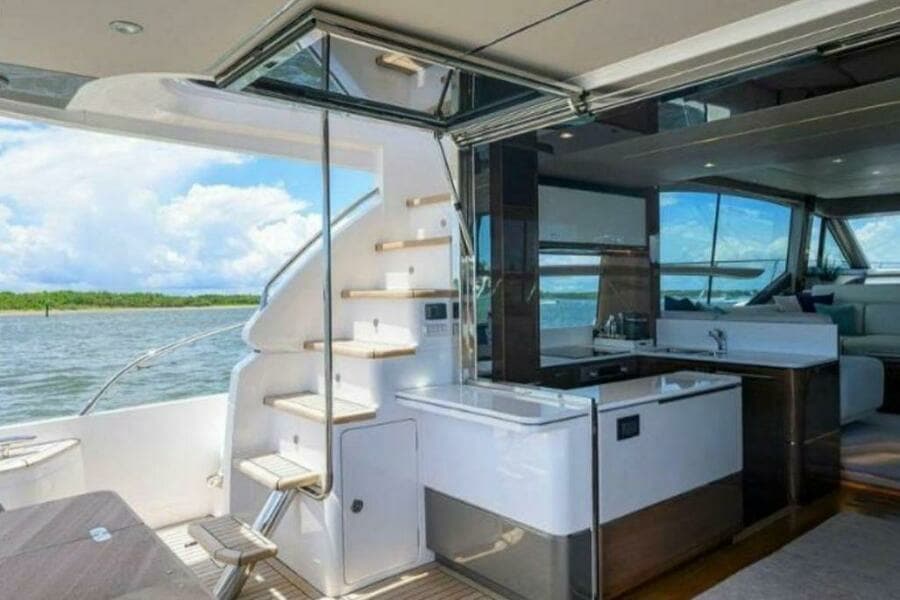2019 Princess F62