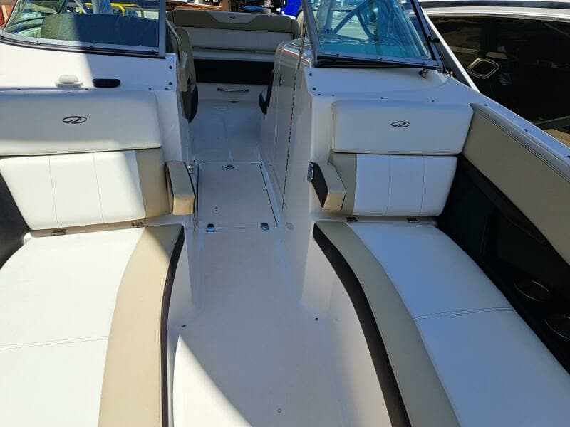 2014 Regal 2700 Bowrider