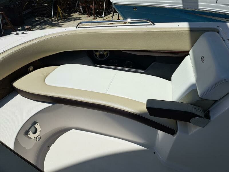 2014 Regal 2700 Bowrider