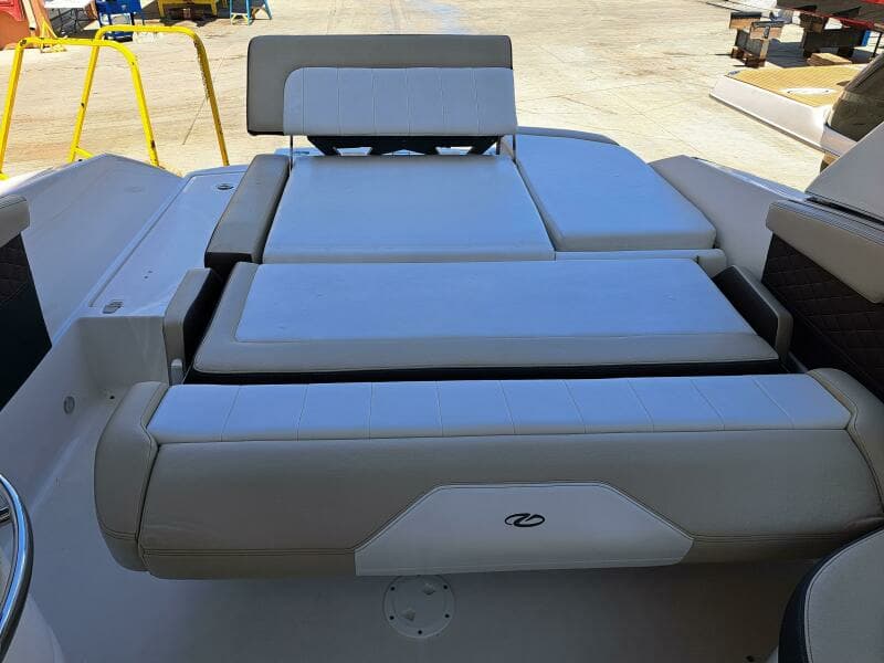 2014 Regal 2700 Bowrider