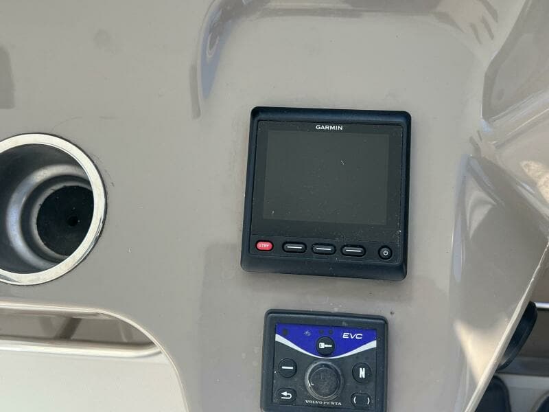 2011 Cruisers Yachts 415 MY