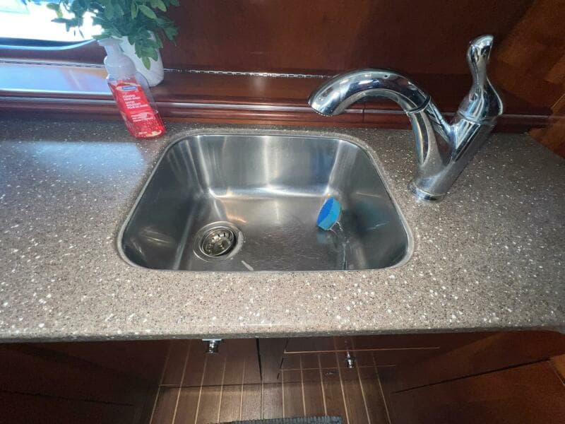 2011 Cruisers Yachts 415 MY