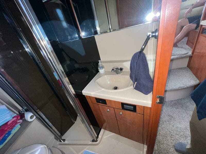 2011 Cruisers Yachts 415 MY