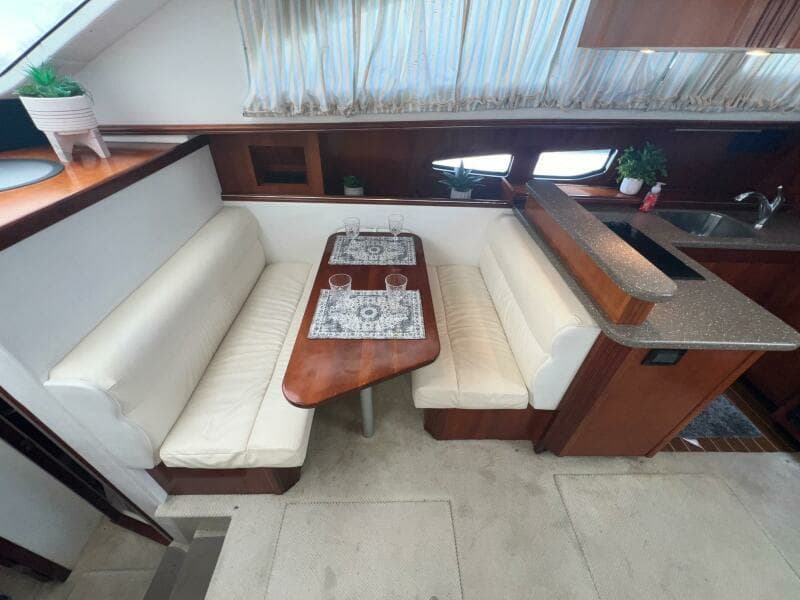 2011 Cruisers Yachts 415 MY