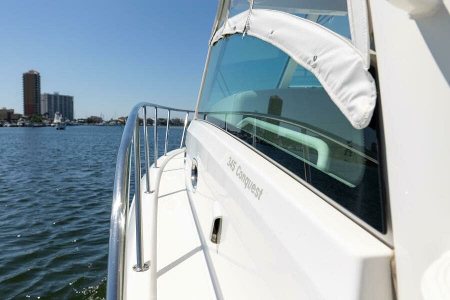 2019 Boston Whaler 345 Conquest Side