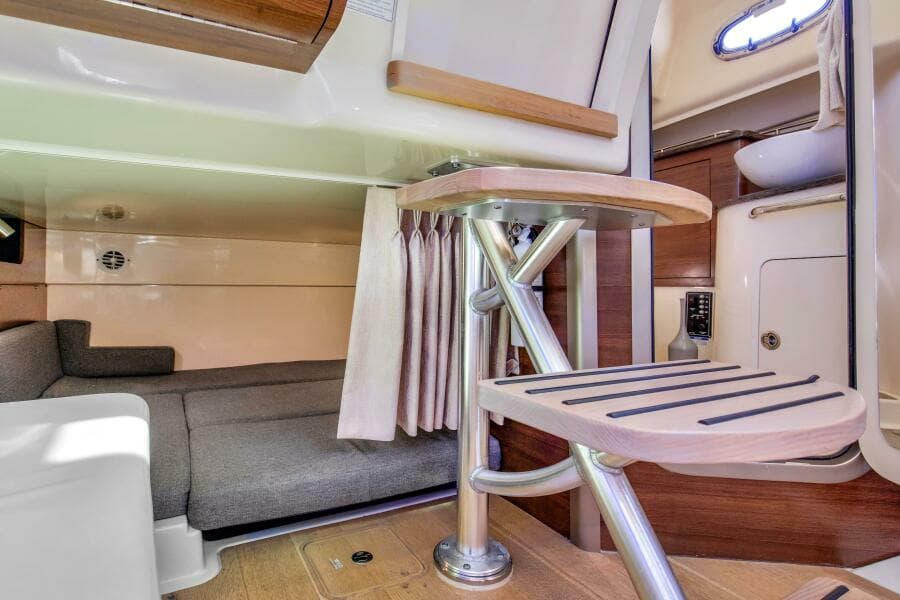 2019 Boston Whaler 345 Conquest Bunk 2