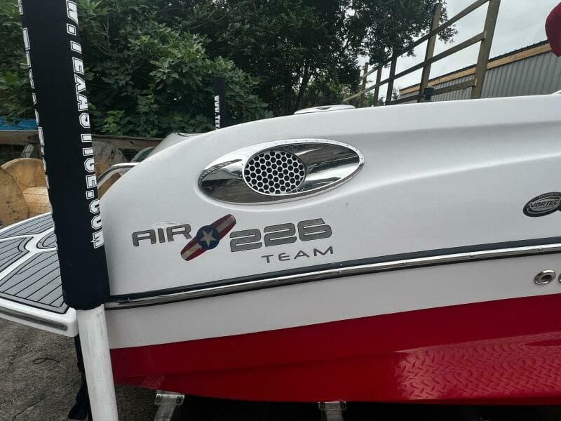 2005 Correct Craft Air Nautique 226