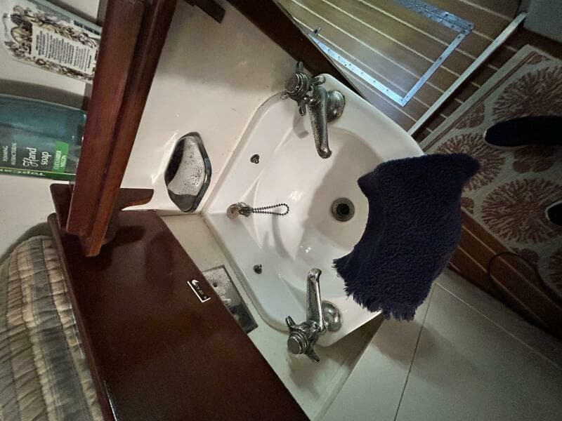 1962 Matthews 42 Double Cabin