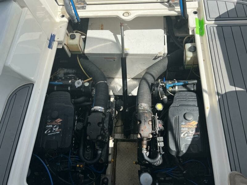 2007 Cruisers Yachts 340 Express